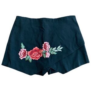 Blue blush rose embroidered black skort